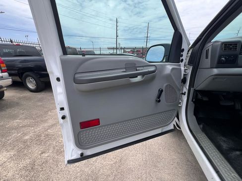 Used 2002 Ford F250 XL image 40