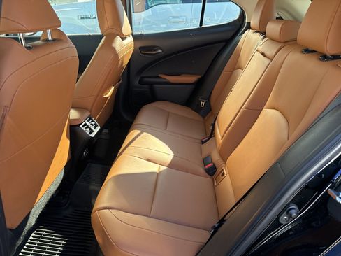 Used 2021 Lexus UX 250h w/ Premium Package image 6