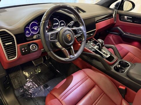 Used 2022 Porsche Cayenne S AWD/4WD image 12