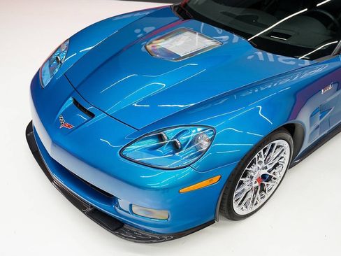 Used 2010 Chevrolet Corvette ZR1 w/ Preferred Equipment Group RWD image 4