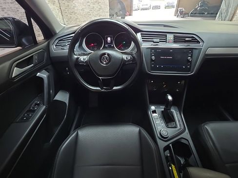Used 2019 Volkswagen Tiguan SE AWD/4WD image 14