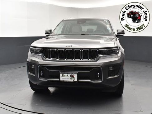 Used 2023 Jeep Grand Cherokee Overland AWD/4WD image 2