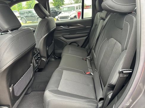 New 2026 Jeep Grand Cherokee Laredo RWD image 32