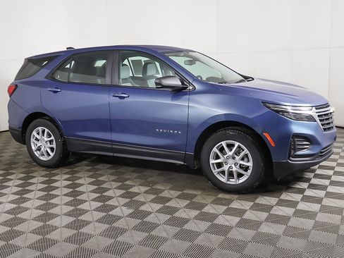 Used 2024 Chevrolet Equinox LS w/ Driver Confidence II Package image 12