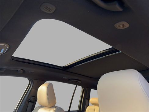 Used 2023 Jeep Grand Cherokee 4WD 4xe image 7