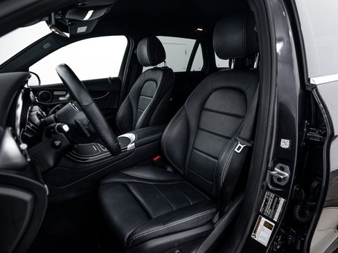 Used 2022 Mercedes-Benz GLC 300 4MATIC image 17