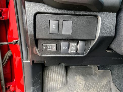 Used 2022 Toyota Tacoma TRD Off-Road w/ Technology Package AWD/4WD image 33