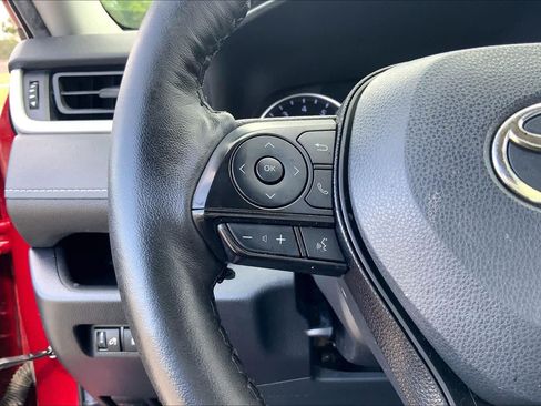 Used 2021 Toyota RAV4 LE FWD image 23