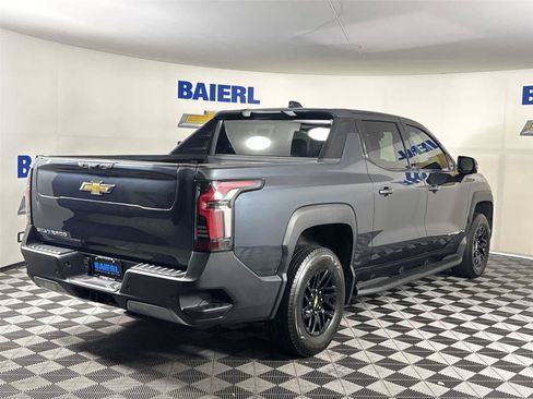 Used 2025 Chevrolet Silverado EV LT AWD/4WD image 5