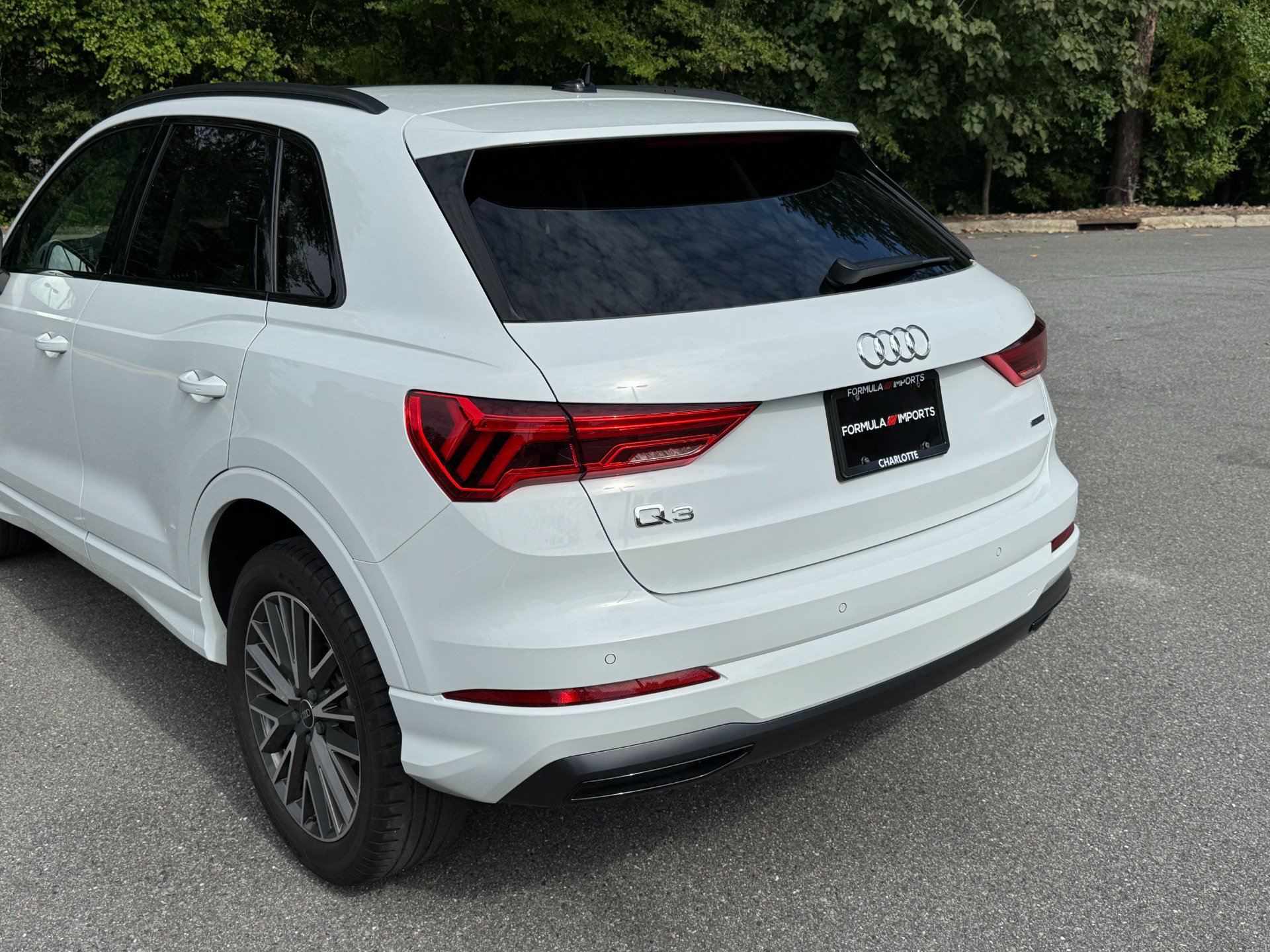Used 2023 Audi Q3 2.0T Premium w/ Convenience Package AWD/4WD image 21