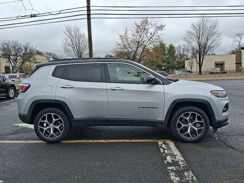 Used 2024 Jeep Compass Limited AWD/4WD image 8
