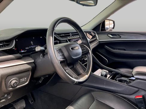 Used 2022 Jeep Grand Cherokee Limited RWD image 18