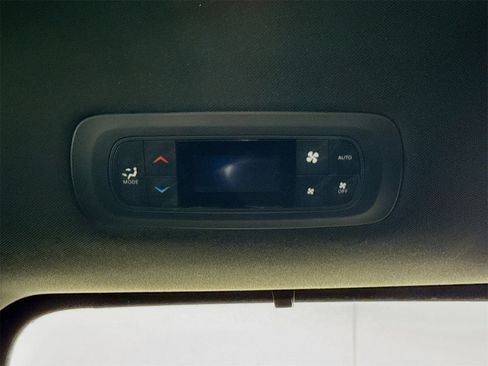 Used 2018 Chrysler Pacifica Touring-L Plus image 20