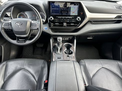 Used 2022 Toyota Highlander Limited image 15