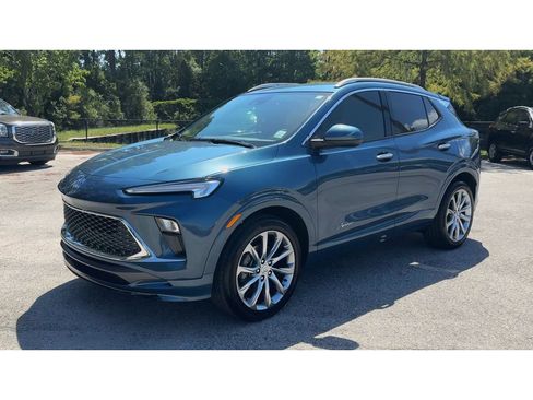 Certified 2024 Buick Encore GX Avenir FWD image 4