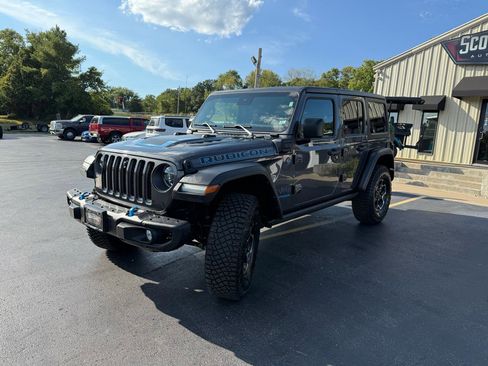 Used 2022 Jeep Wrangler Unlimited Rubicon 4xe w/ Dual Top Group AWD/4WD image 7