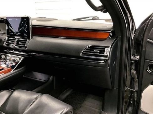 Used 2018 Lincoln Navigator Reserve w/ Technology Package image 18