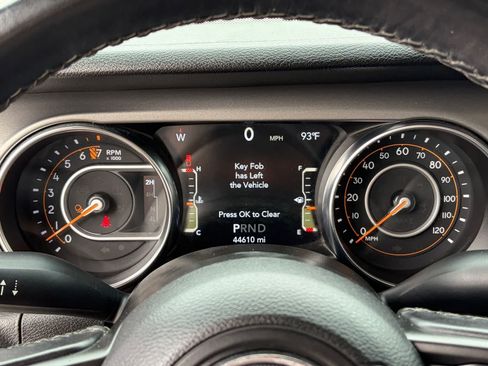 Used 2021 Jeep Gladiator Sport AWD/4WD image 22