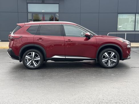 Certified 2021 Nissan Rogue Platinum AWD/4WD image 2
