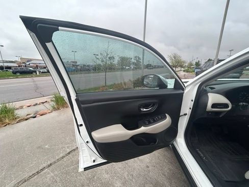 Used 2023 Honda HR-V LX image 10