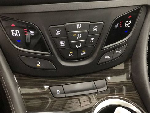 Used 2020 Buick Envision Essence FWD image 18