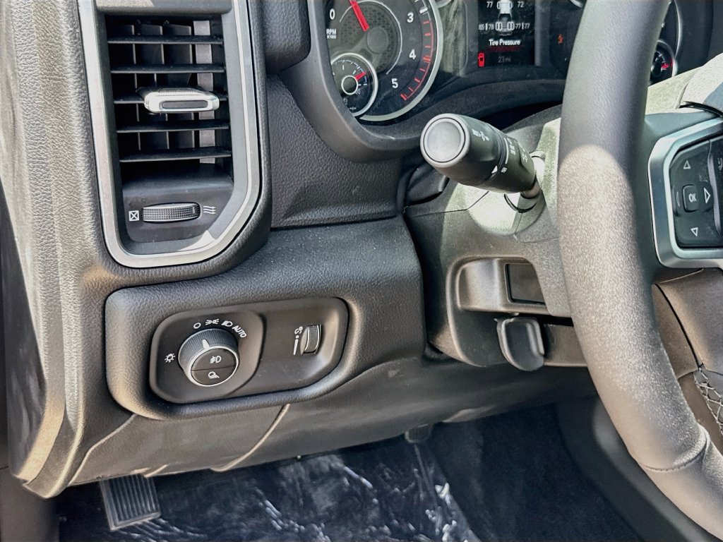 New 2026 RAM 3500 Big Horn AWD/4WD image 34