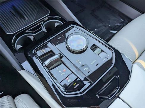 Certified 2025 BMW 530i image 12