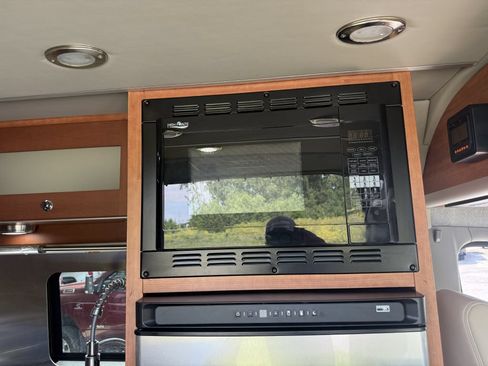 Used 2017 Mercedes-Benz Sprinter 3500 image 61