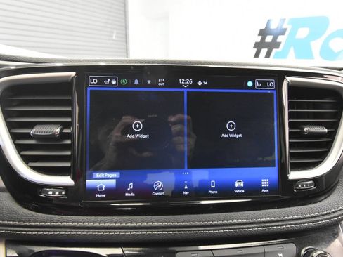 Used 2024 Chrysler Pacifica Limited FWD image 28
