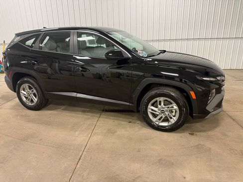 Used 2025 Hyundai Tucson SE AWD/4WD image 38