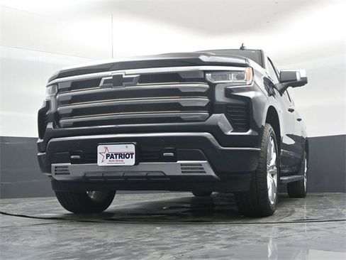 Used 2022 Chevrolet Silverado 1500 High Country w/ High Country Premium Package image 43