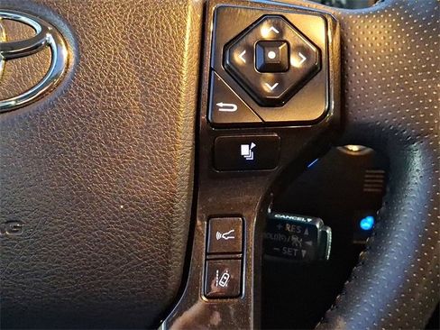 Certified 2024 Toyota 4Runner TRD Off-Road Premium image 27