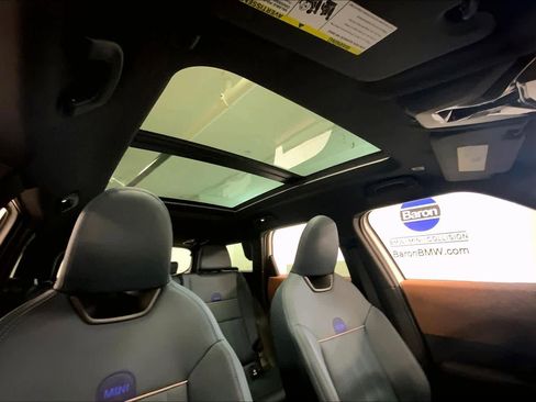 Used 2025 MINI Cooper Countryman SE w/ Comfort Package Max image 13