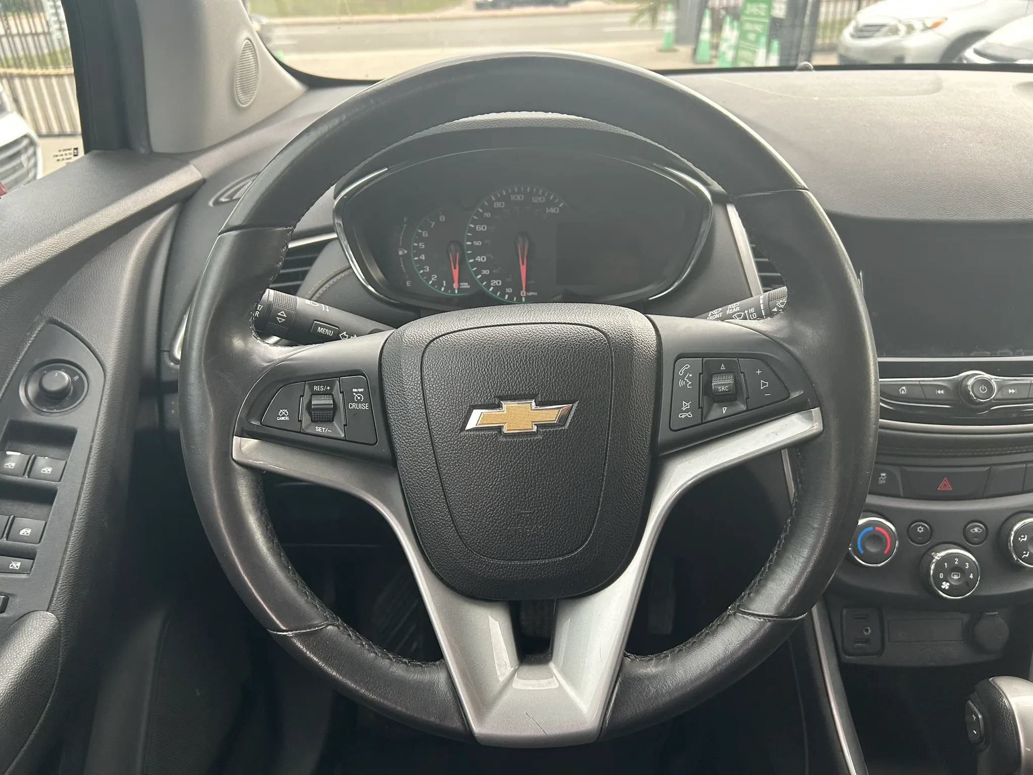 Used 2018 Chevrolet Trax LT w/ LT Convenience Package FWD image 20