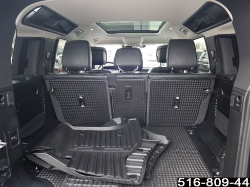 Used 2020 Land Rover Defender 110 S image 36