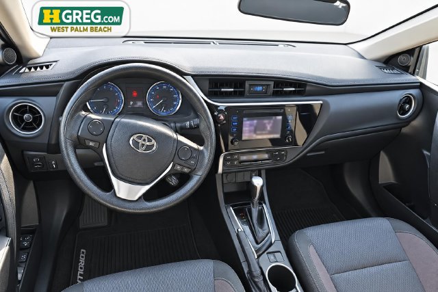Used 2018 Toyota Corolla LE FWD image 11