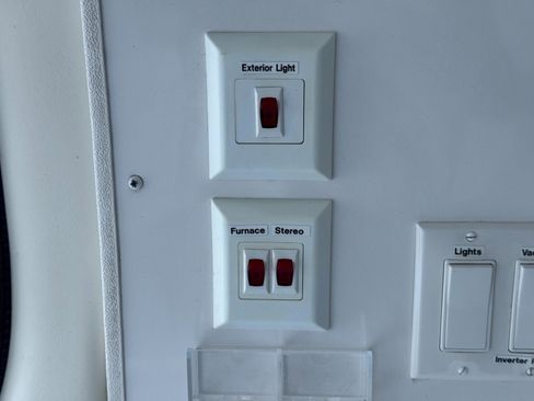 Used 2023 Mercedes-Benz Sprinter 3500 w/ Acoustic Package image 42