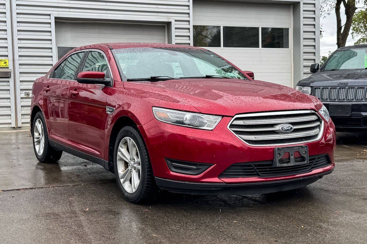 Used 2016 Ford Taurus SEL FWD image 1