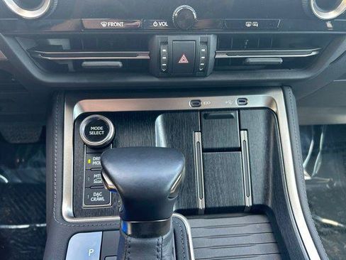Certified 2025 Lexus GX 550 w/ Accessory Package (CT) AWD/4WD image 16