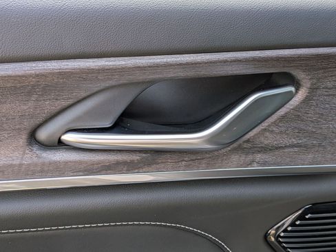 Used 2023 Jeep Grand Cherokee Overland w/ Adv Protech Group III image 29