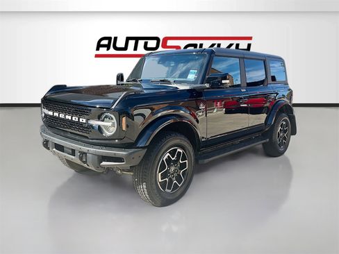Used 2024 Ford Bronco Outer Banks image 3