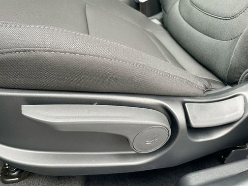 Certified 2025 Hyundai Tucson SE image 39