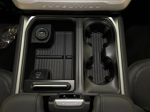 New 2026 Ford Expedition Max Active RWD image 34