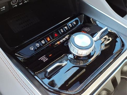 New 2026 Jeep Grand Wagoneer Summit AWD/4WD image 31