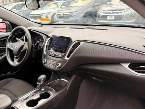 Used 2023 Chevrolet Malibu LT FWD image 16
