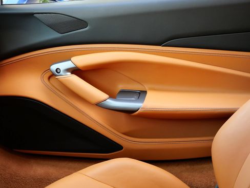 Used 2022 Ferrari F8 Tributo RWD image 14
