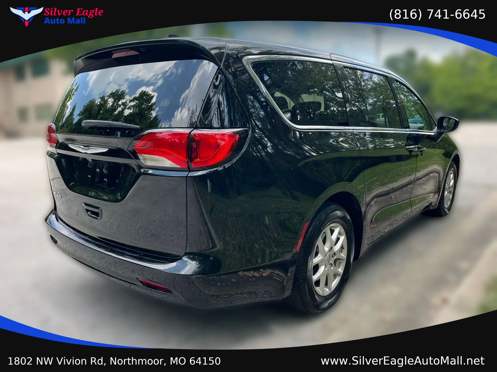 Used 2024 Chrysler Voyager LX FWD image 6