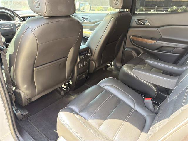 Used 2019 GMC Acadia Denali w/ Technology Package FWD image 11
