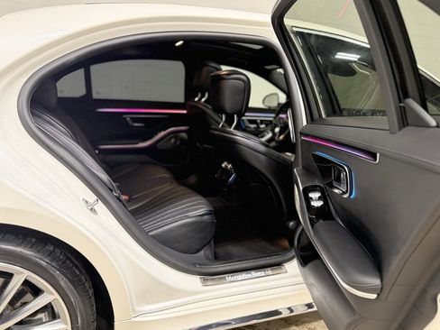 Used 2022 Mercedes-Benz S 500 4MATIC w/ AMG Line Package image 48
