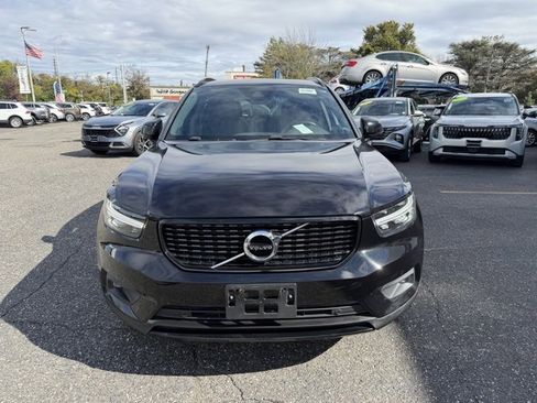 Used 2020 Volvo XC40 T5 R-Design image 9